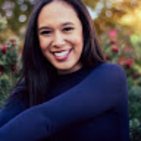 Profile Picture of Daniella Alvarez (@nellaalvarez94) on Poshmark