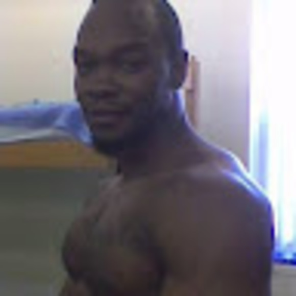 Profile Picture of Troy Bridges (@ltbridges34) on Poshmark