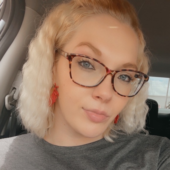 Profile Picture of Brittany Egerer (@brittanyegerer) on Poshmark