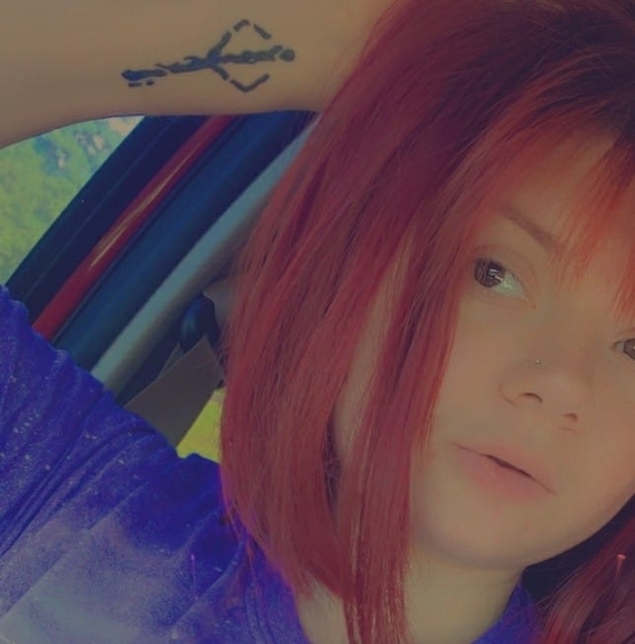 Profile Picture of Alexa Harmon (@ameshell) on Poshmark