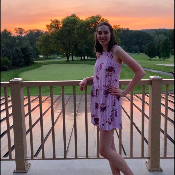 Profile Picture of Sophie Freese (@sophie_freese1) on Poshmark