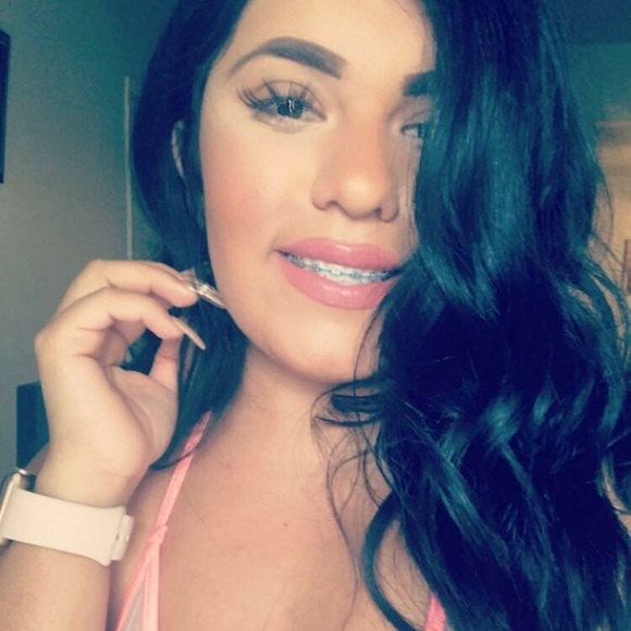 Profile Picture of Cindy Sanchez (@cindy_1429) on Poshmark