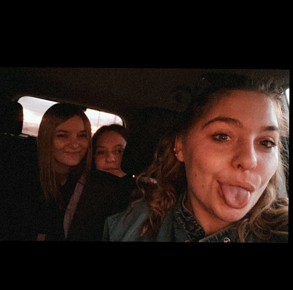 Profile Picture of Jazmin Lauver (@jazzyy340) on Poshmark