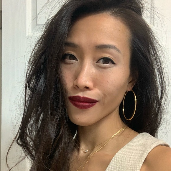 Profile Picture of Sophia Peng (@sophia_peng) on Poshmark