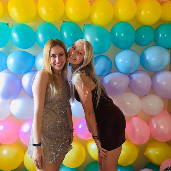 Profile Picture of Hailey Wisniewski (@haileywisnie171) on Poshmark