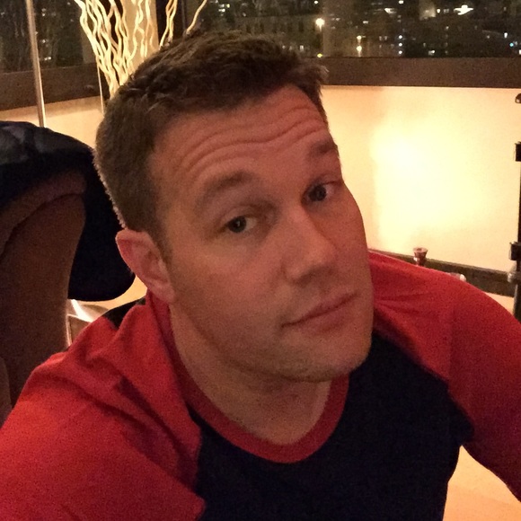 Profile Picture of Jeremy Berghorst (@jeremyberghorst) on Poshmark