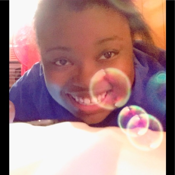 Profile Picture of Morgan Campbell (@morganpaigee119) on Poshmark