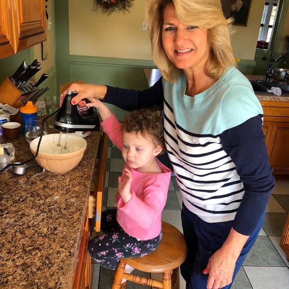 Lisa Dymski - Poshmark Profile Picture of Lisa Dymski (@lisadymski) on Poshmark