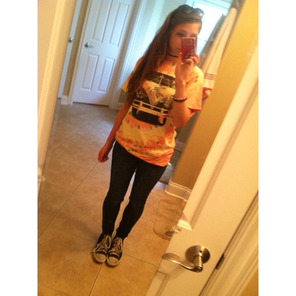 Profile Picture of Heather Engle (@heathernic0le) on Poshmark