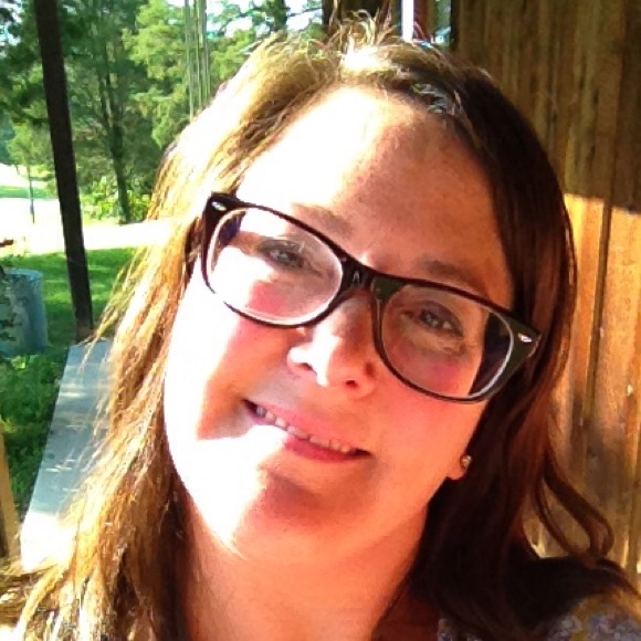 Profile Picture of Shelly Strickland (@surfso) on Poshmark