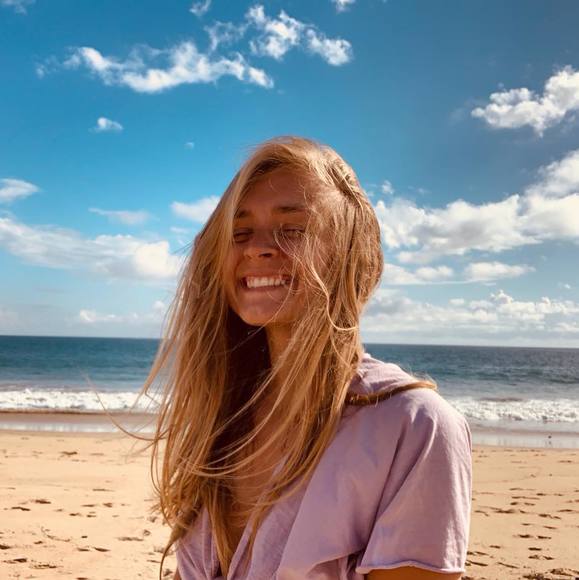 Profile Picture of Alexandra Callen (@_acallen) on Poshmark