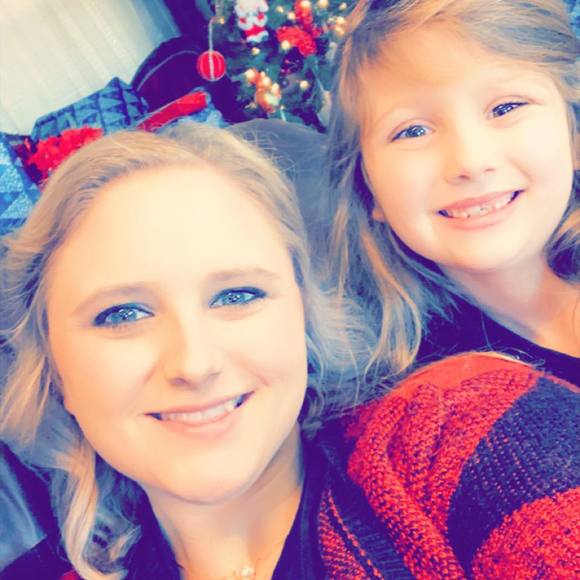 Profile Picture of Lauren Mock mikeska (@lmikeska) on Poshmark