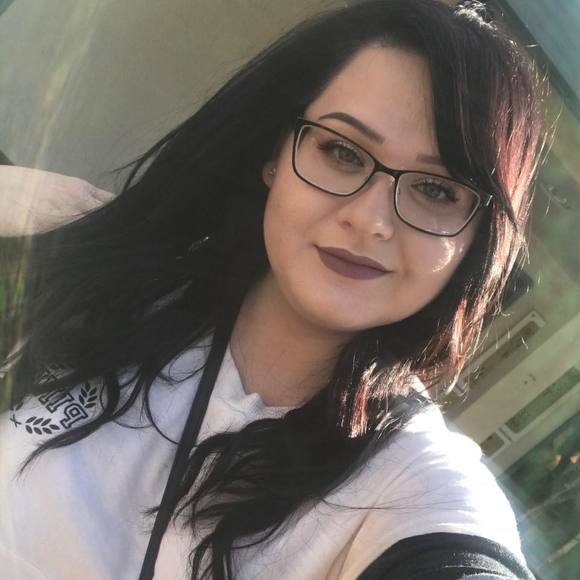 Profile Picture of Ashley Stebens (@ashleystebens) on Poshmark