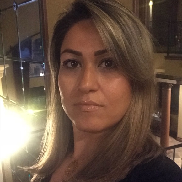 Profile Picture of Sonbol Saadat (@sonbolsaadat) on Poshmark