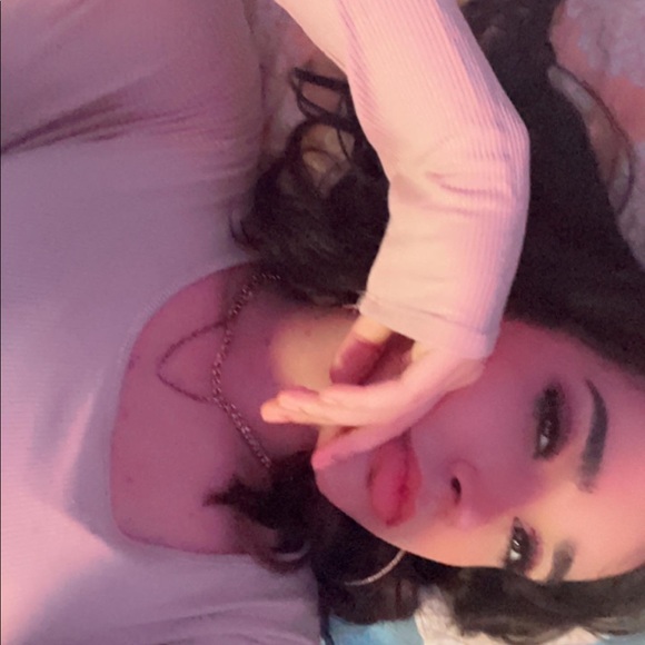 Profile Picture of Chloe Joelle (@stinktomyboo) on Poshmark