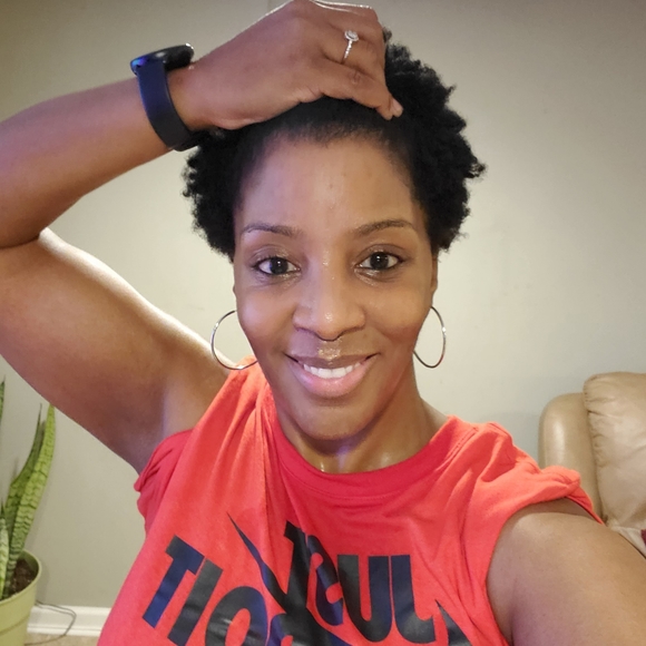 Profile Picture of Tabitha Easter (@tabithaeaster) on Poshmark