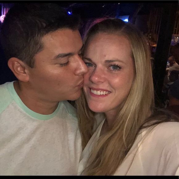 Profile Picture of Julianne Sixtos (@jtuconn7) on Poshmark
