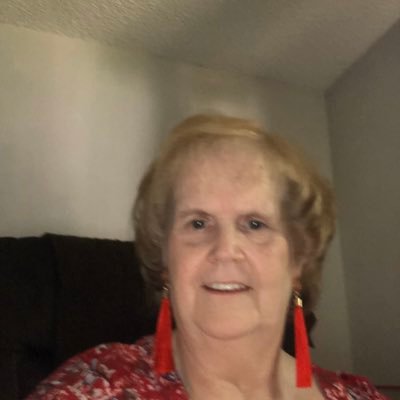 Profile Picture of Jan Armstrong (@janArms19861415) on Twitter