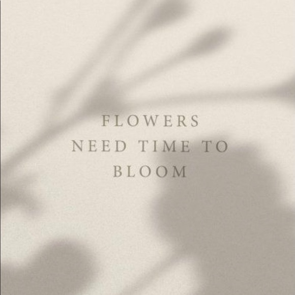 Profile Picture of Danielle Ahlstrom (@dani_ahlstrom) on Poshmark