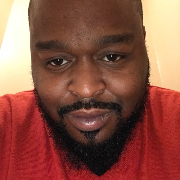 Profile Picture of David Cornelius (@juliusdc05) on Poshmark