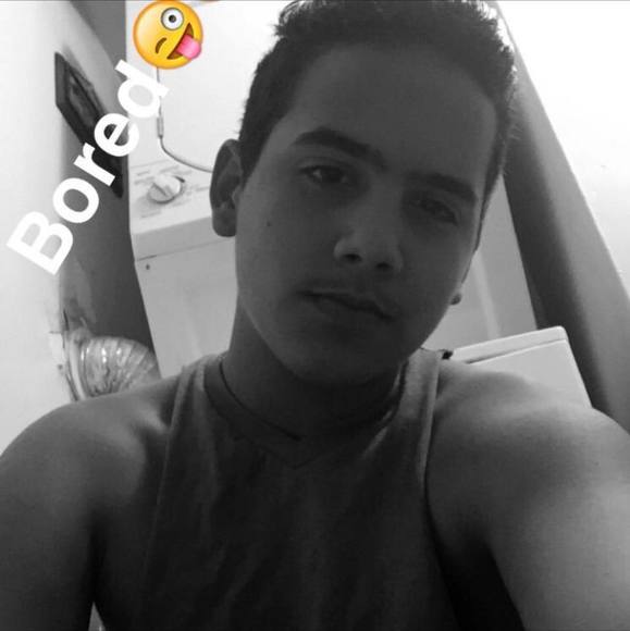 Profile Picture of Ray Rivera (@raytau_______) on Poshmark