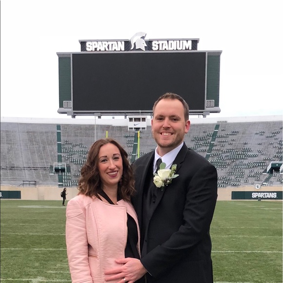 Amanda Vanduyn - Poshmark Profile Picture of Amanda Vanduyn (@amandanielle90) on Poshmark