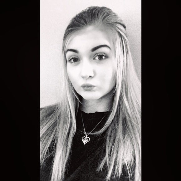 Profile Picture of Katelyn Keppner (@military_brat98) on Poshmark