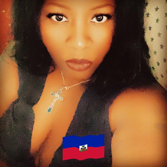 Profile Picture of Wildyne Joinville (@dwiney9) on Poshmark