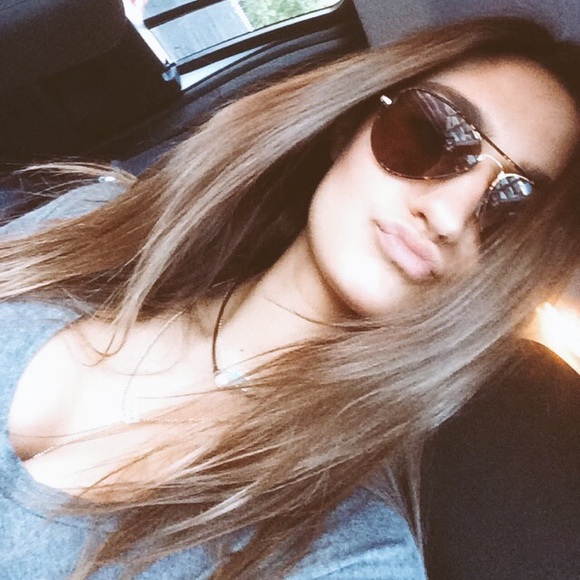 Audra Keeling - Poshmark Profile Picture of Audra Keeling (@amkeeling) on Poshmark