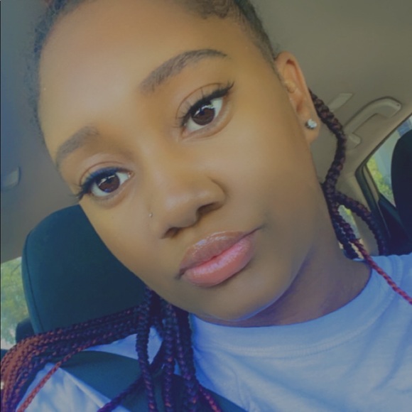 Tamia Brock - Poshmark Profile Picture of Tamia Brock (@tamiabee01) on Poshmark