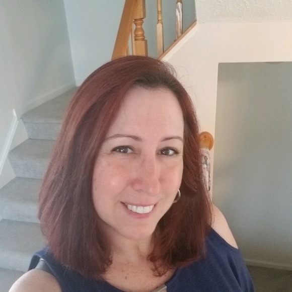 Profile Picture of Sherri Boczar (@sherriboczar) on Poshmark