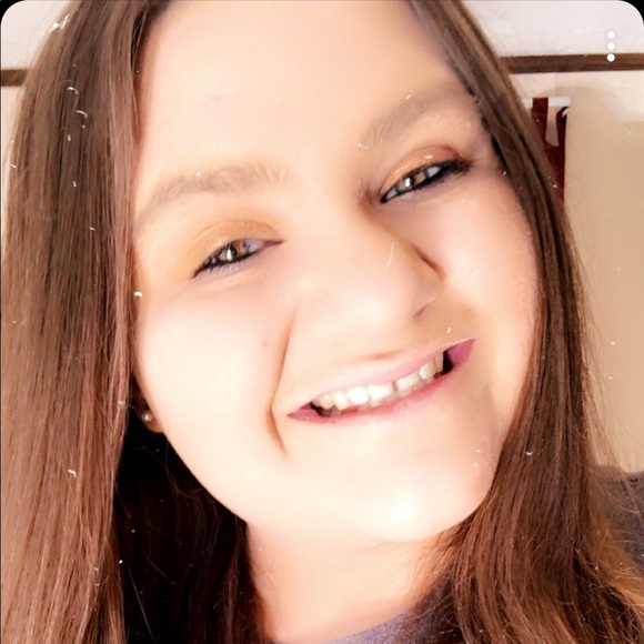 Profile Picture of Shawna Floyd (@shawna_floy2020) on Poshmark