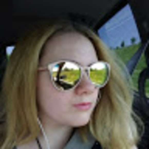 Profile Picture of Shewolf Cub (@starryskies2004) on Poshmark