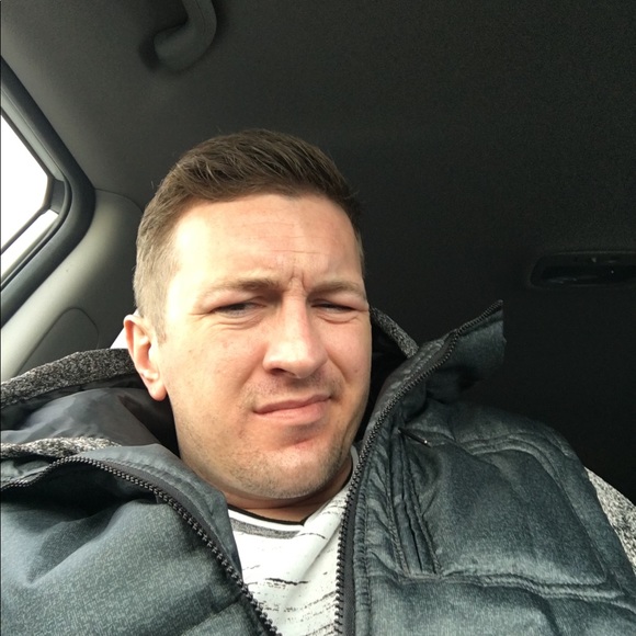 Profile Picture of Joey Hutchinson (@joeyhutch1) on Poshmark