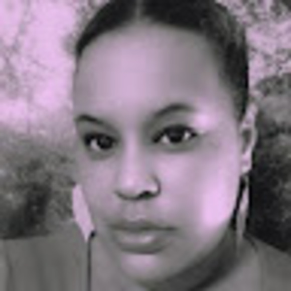 Profile Picture of Lacrecia Jones (@lacrecia1210) on Poshmark