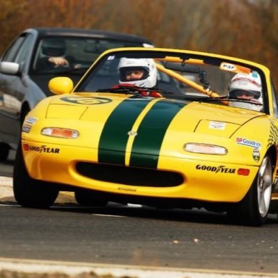 Profile Picture of Larry Burke (@BritishRoadster) on Twitter