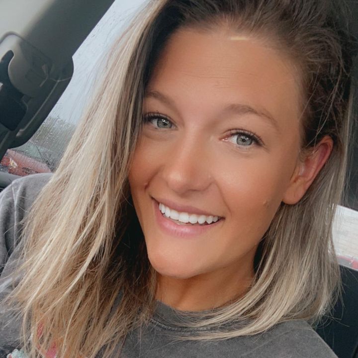 Profile Picture of Shelli Loveday (@shellishakes) on Tiktok