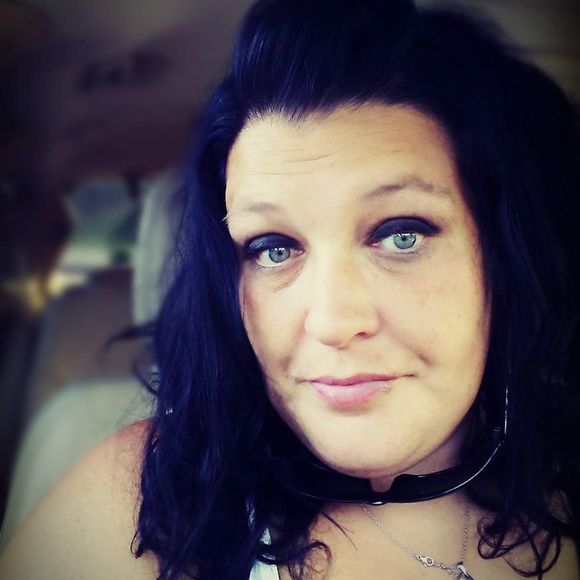 Profile Picture of Lea Gregory (@lkg1976) on Poshmark