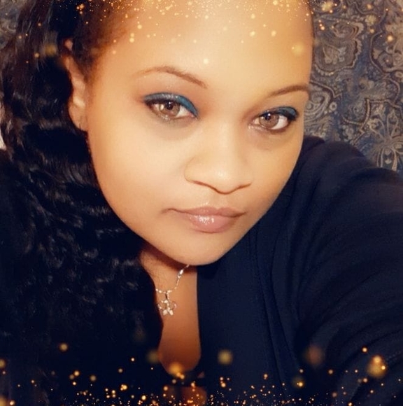 Profile Picture of Tomica Daniels (@tomica198008) on Poshmark