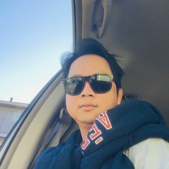 Profile Picture of Huynh Nguyen (@huynhnguyen958) on Poshmark