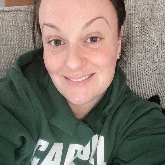 Profile Picture of Nichole Ramirez (@nicholeramirez) on Poshmark