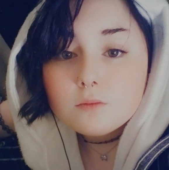 Profile Picture of Angel Kangeter (@angelkangeter) on Poshmark