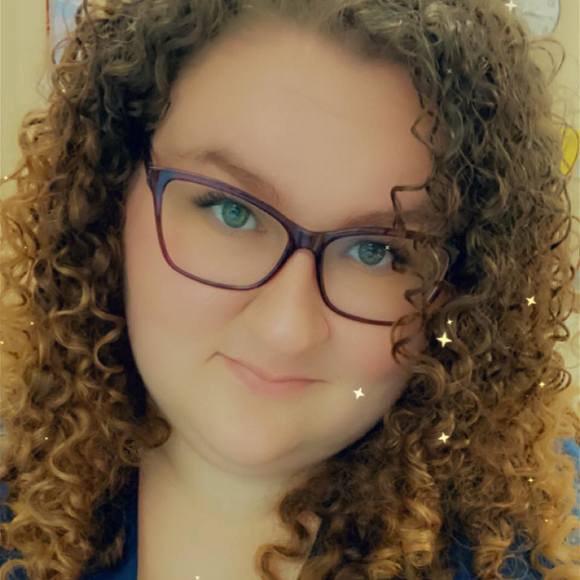 Profile Picture of Victoria Lozon (@viki_lou) on Poshmark