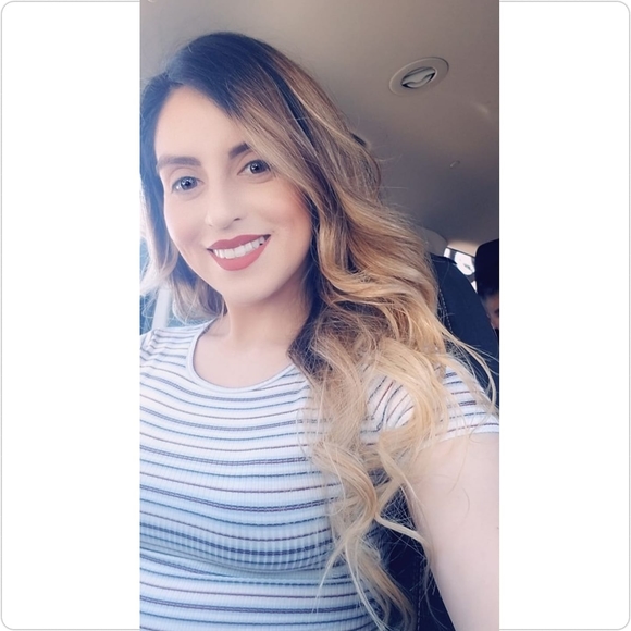 Profile Picture of Itzel Garcia (@itzelna5ty) on Poshmark