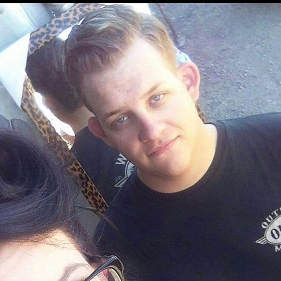 Profile Picture of Chris Crandall (@satallite) on Poshmark