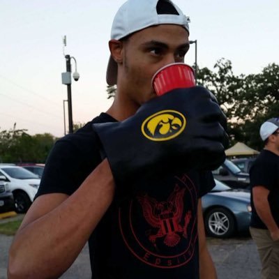 Profile Picture of Unapologetic (@aaron_nealy) on Twitter