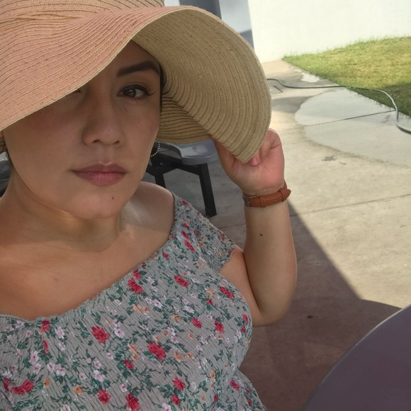 Profile Picture of Marlene Ojeda (@marlenef1220) on Poshmark