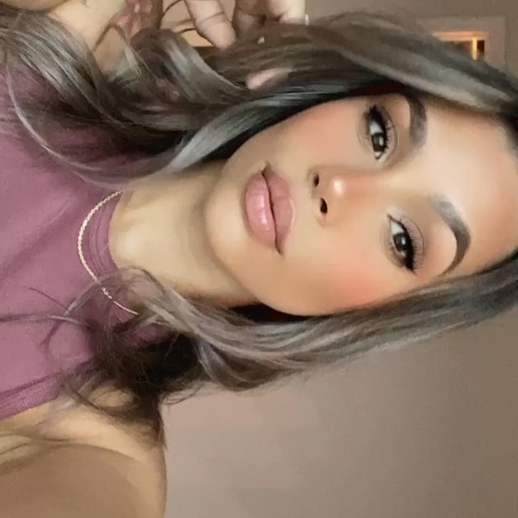 Profile Picture of Dayna Sanchez (@dayna_sanchez) on Poshmark