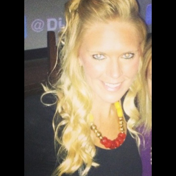 Profile Picture of Melissa Kowalczyk (@melissamk44) on Poshmark