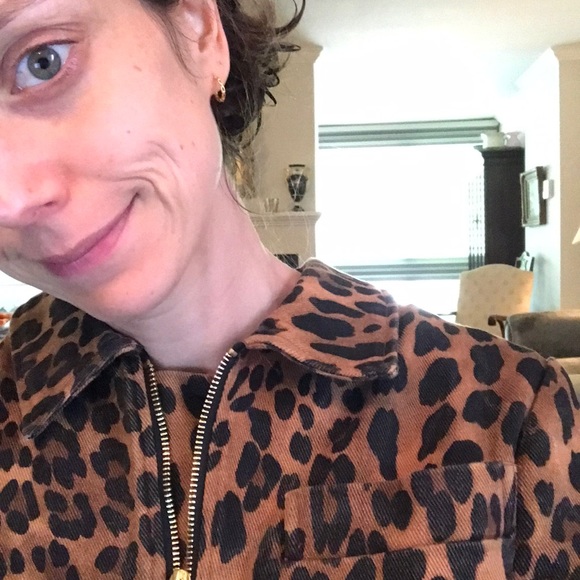 Profile Picture of Julia Lederer (@j_aled) on Poshmark
